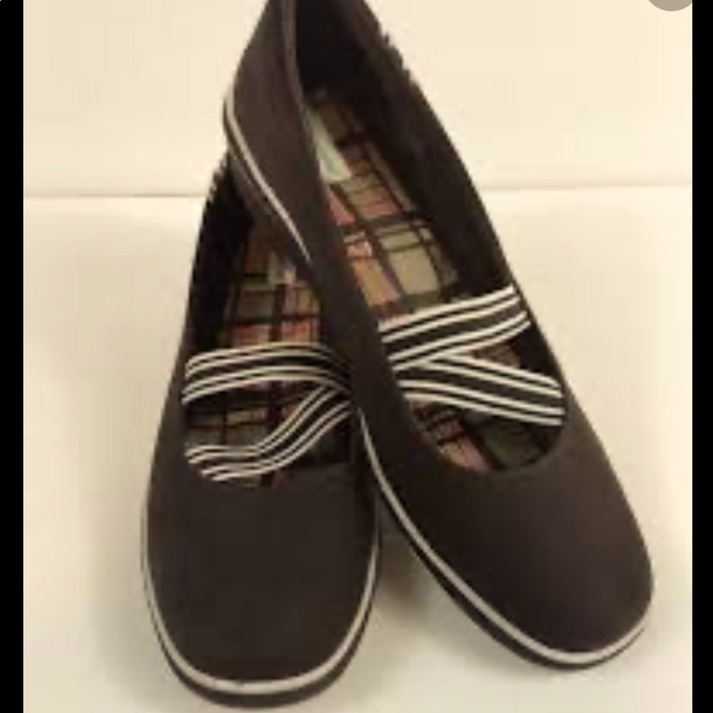Grasshoppers Brown and White Slip Ons Shoes 7.5